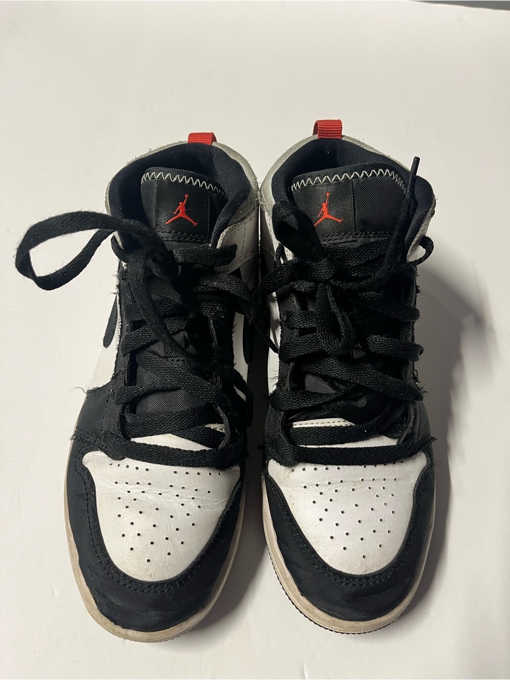 Nike Air Jordan 1 Mid SE 'Red Black Toe' sneakers - Picture 9 of 10